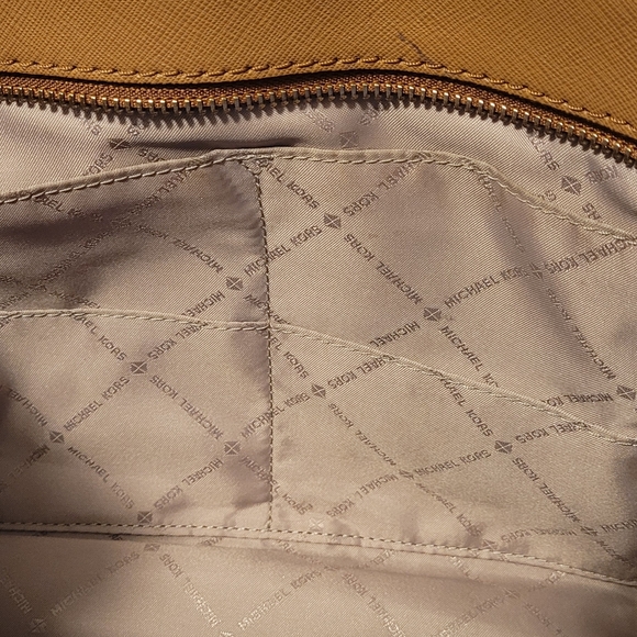 MICHAEL KORS Jet Set Large Signature Logo Shoulder Bag - Like New Used - Picture 13 of 13